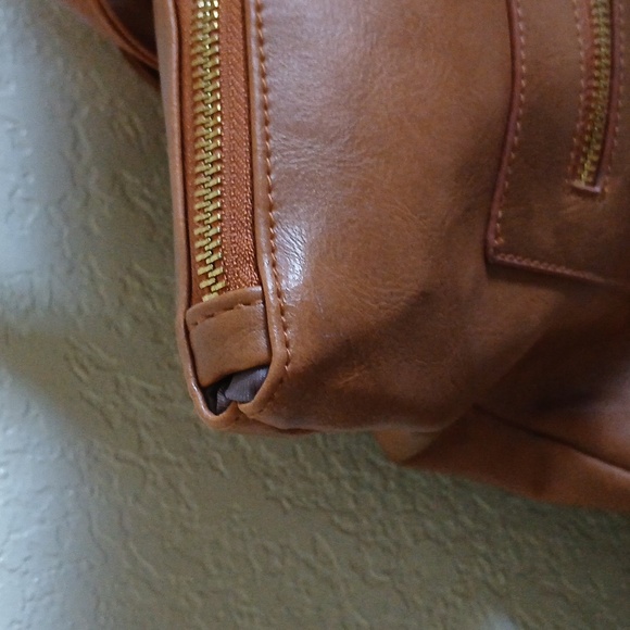 Modern and Chic Reese Backpack - Picture 3 of 12